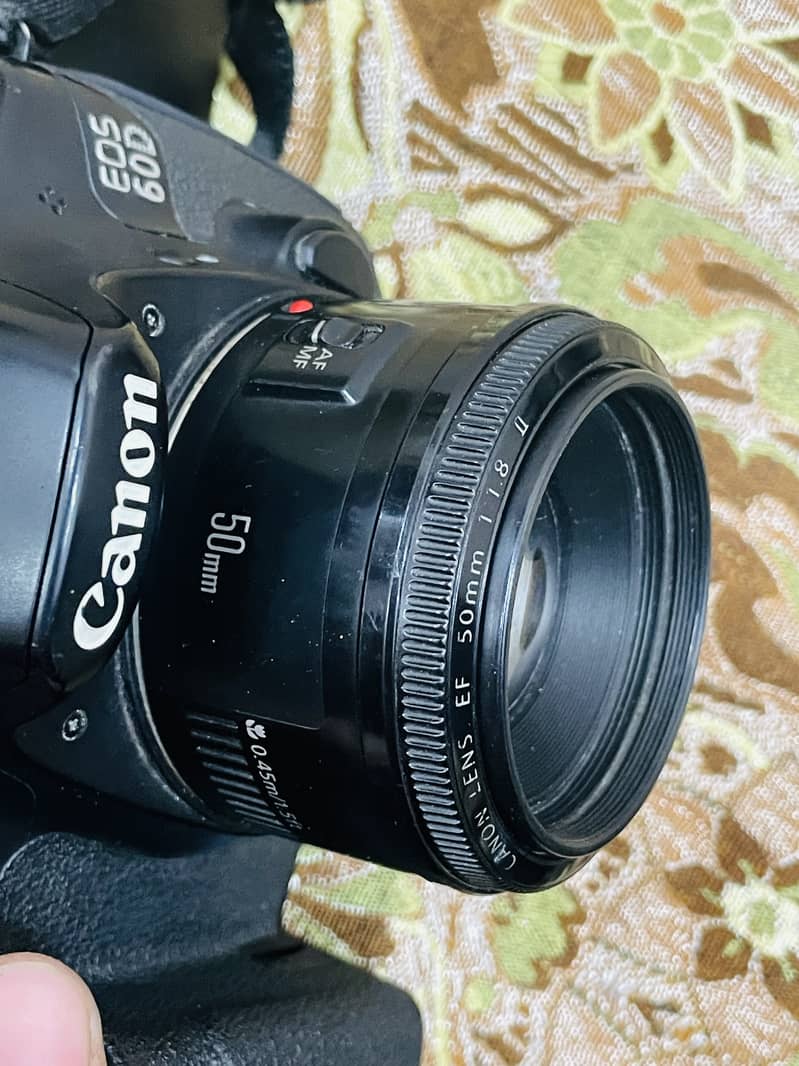 Canon 60D with 2 lenses 4