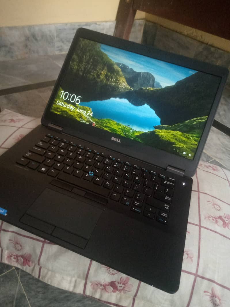 DELL  Ultrabook laptop 1