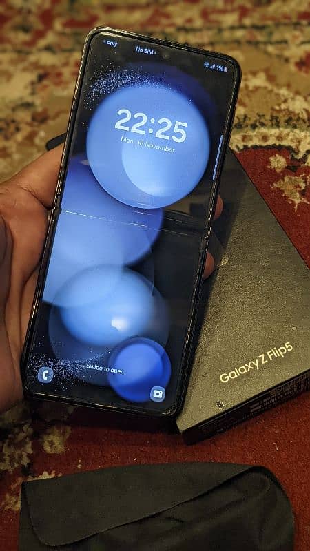 Galaxy Z Flip5 6