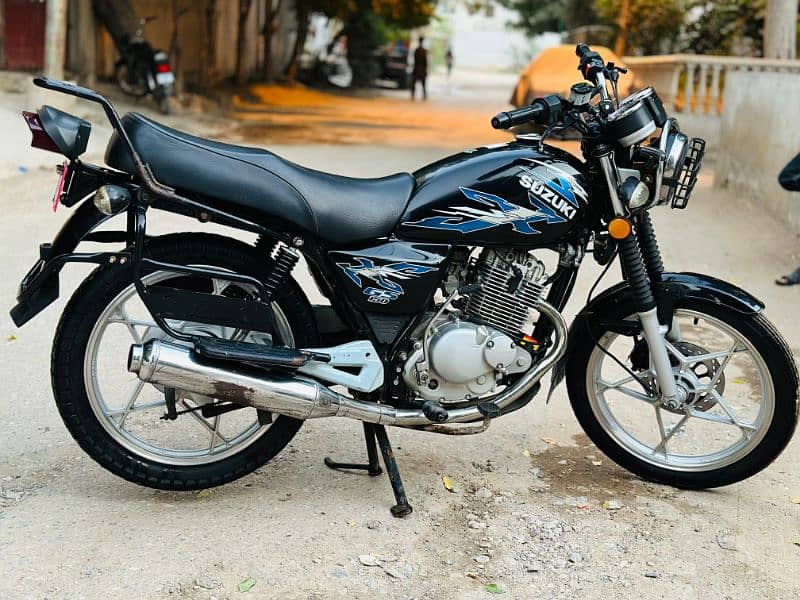 SUZUKI GS 150 SE BLACK 2022 NOVEMBER 2