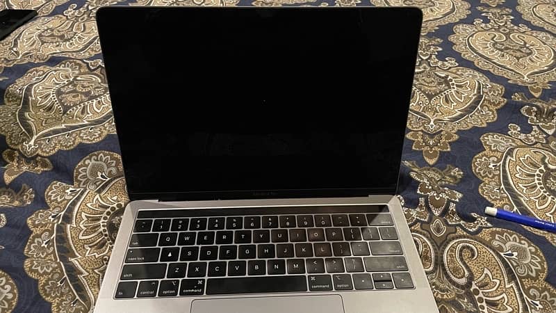 MacBook Pro 13” 2018, TouchBar, Ci5, 8 GB, 256 GB. 2