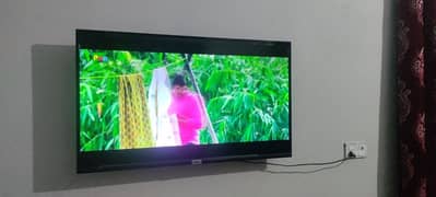 BRAND NEW CONDITION TCL LCD