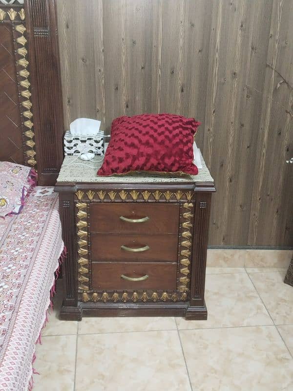 complete wood made bed set 3