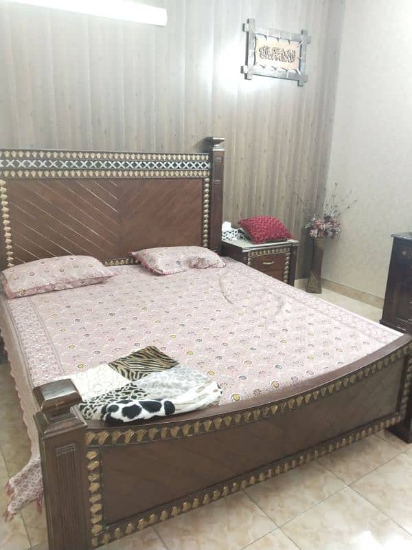 complete wood made bed set 5