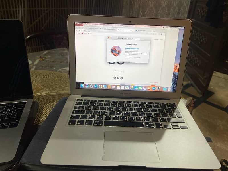 MacBook Air i5 0