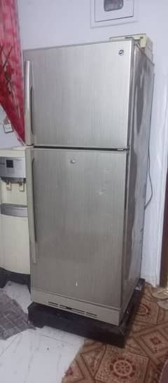 medium size fridge (PEL)