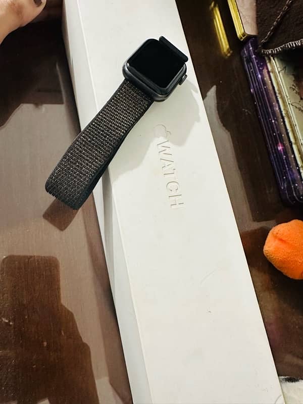 apple iwatch series 4 40mm excellent condition 6