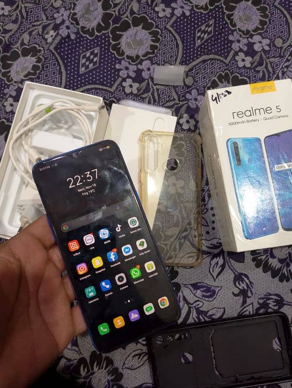 realme 5s 4gb rem 128gb storig 1