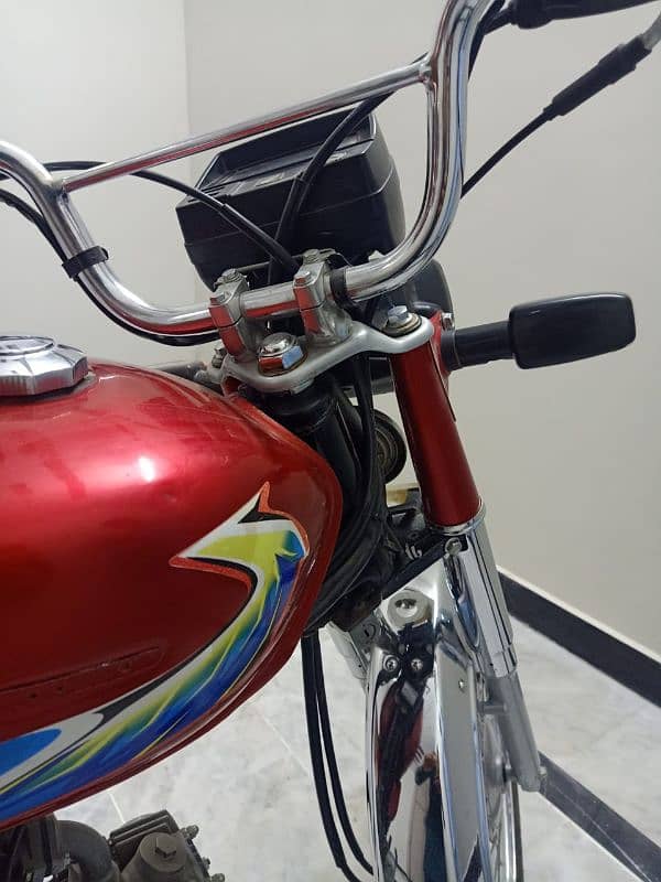 bahut kam chala ha achi condition ma ha koi kam nhi bike ma 4