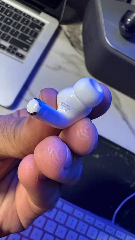 Apple AirPods Pro 2nd Generation 3