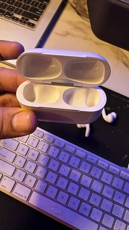 Apple AirPods Pro 2nd Generation 4