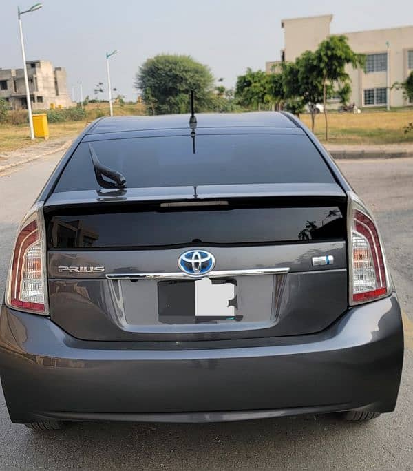 Toyota Prius 2011 18