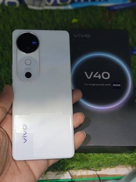 Vivo V40 Pro 12GB ram 256gb storage full box 1