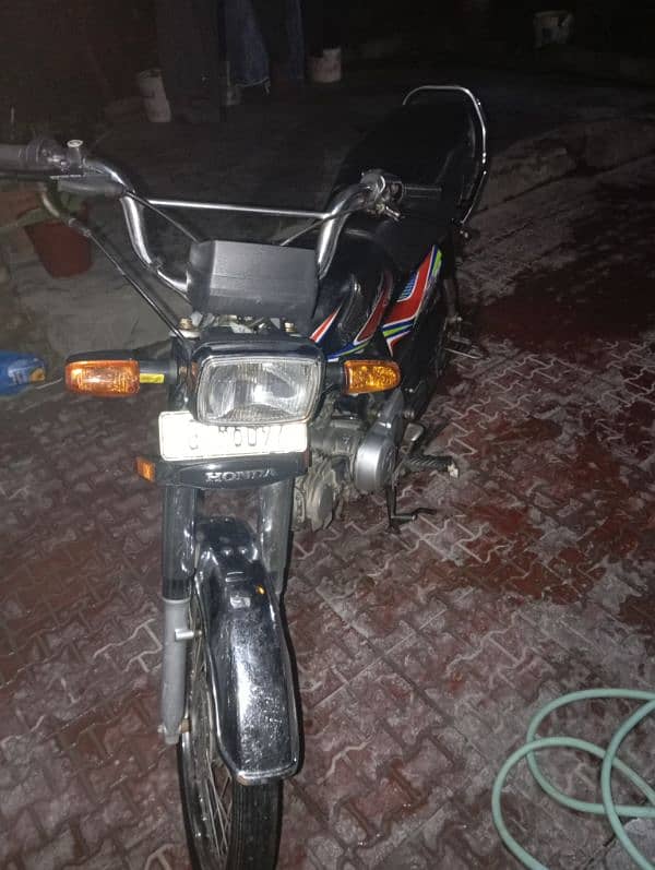 bike ki copy ha original first hand ha file ni ha gum ho Gaye ha 1