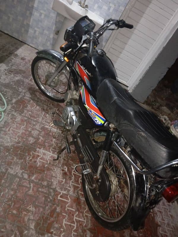 bike ki copy ha original first hand ha file ni ha gum ho Gaye ha 3