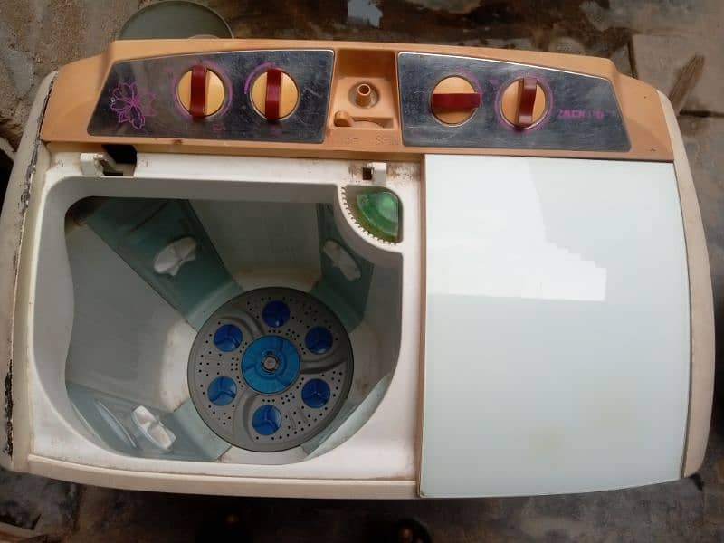 Washing machine with dryer 0