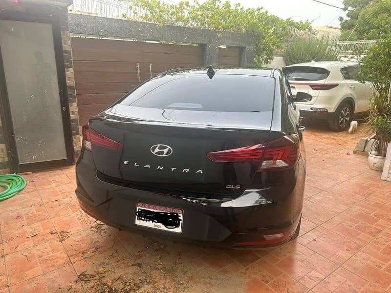 Hyundai Elantra 2.0 GLS topline 3