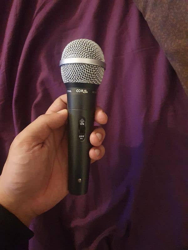 microphone with full setup for youtube and podcasts 3