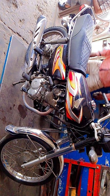 Lush condition Honda CG 125 urgent sale no work need ready to go . 4