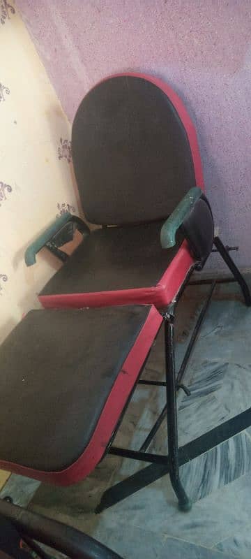 parlour bed and chair in best condition just used in 6 months 1