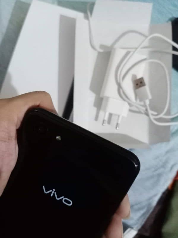 Vivo y83 128 And 6Gb Ram box Plus Charger. excellent battery Timing 5