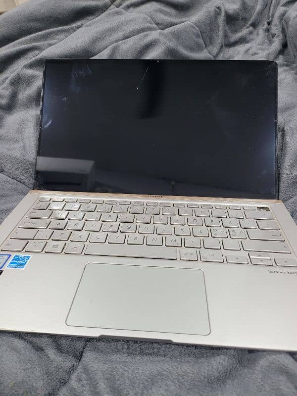 asus zenbook 14 i5 8th gen 4