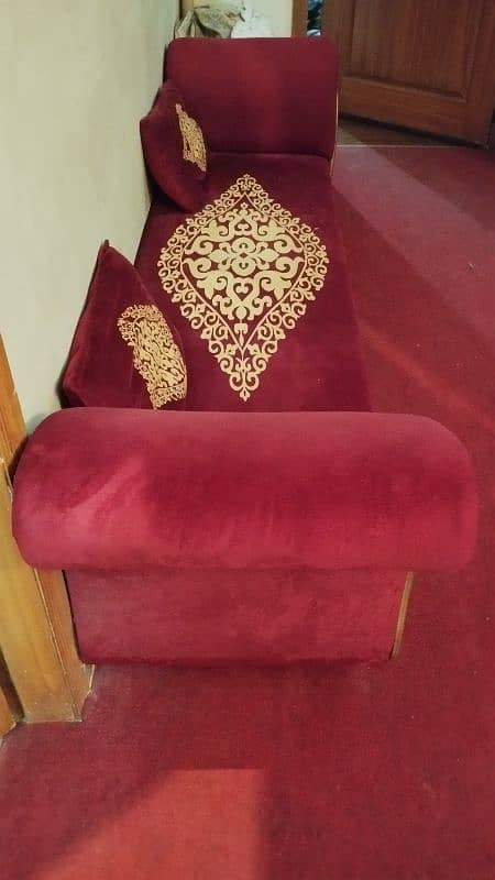 barely used 3 seater Sethi 1