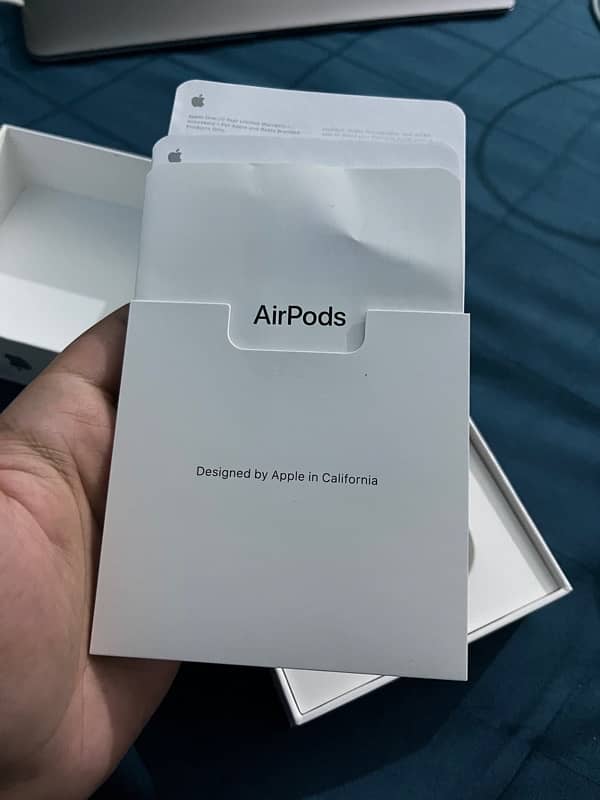 Airpods generation 2 (USA variant) 11