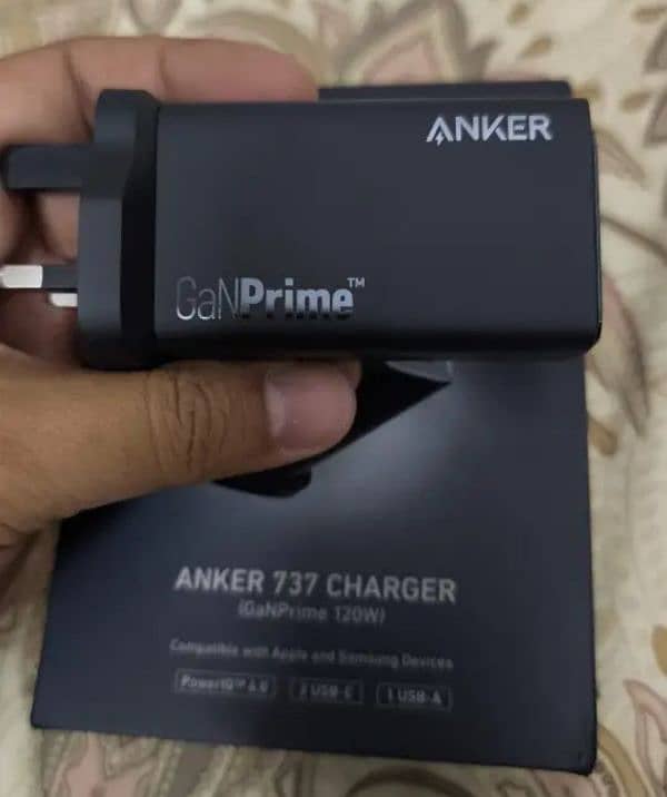 Anker 737 GaN Charger (120W) 1