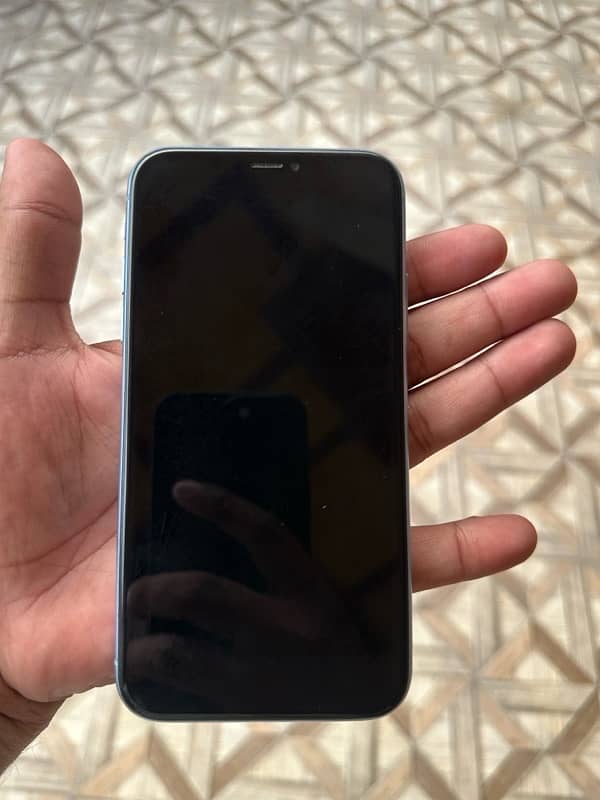 Iphone Xr 128gb Sim Working (Glitch) 3