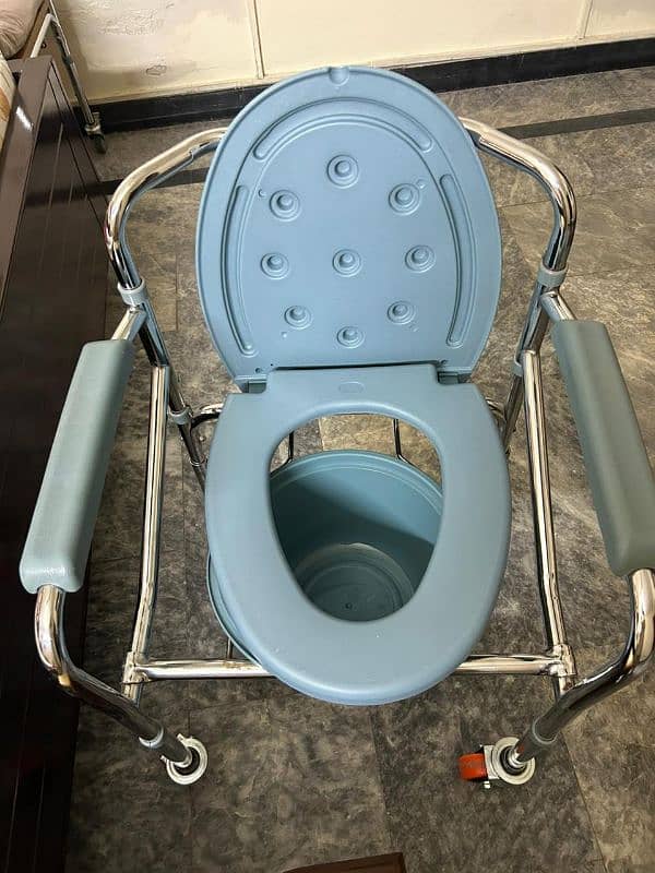 Commode chair for elderly / Bathroom chair 3