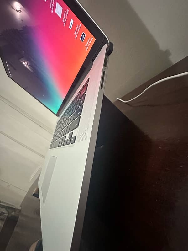 Macbook pro 2015 15inch 16/512 2gb card 5