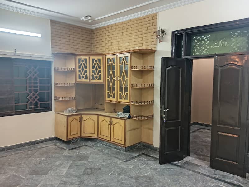 3 BED UPPER PORTION FOR RENT IN JOHAR TOWN 4