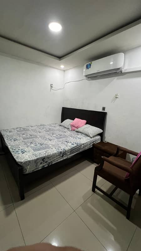 One bedroom fully furnished for rent perday,weekly 8