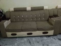 I'm selling my sofa set