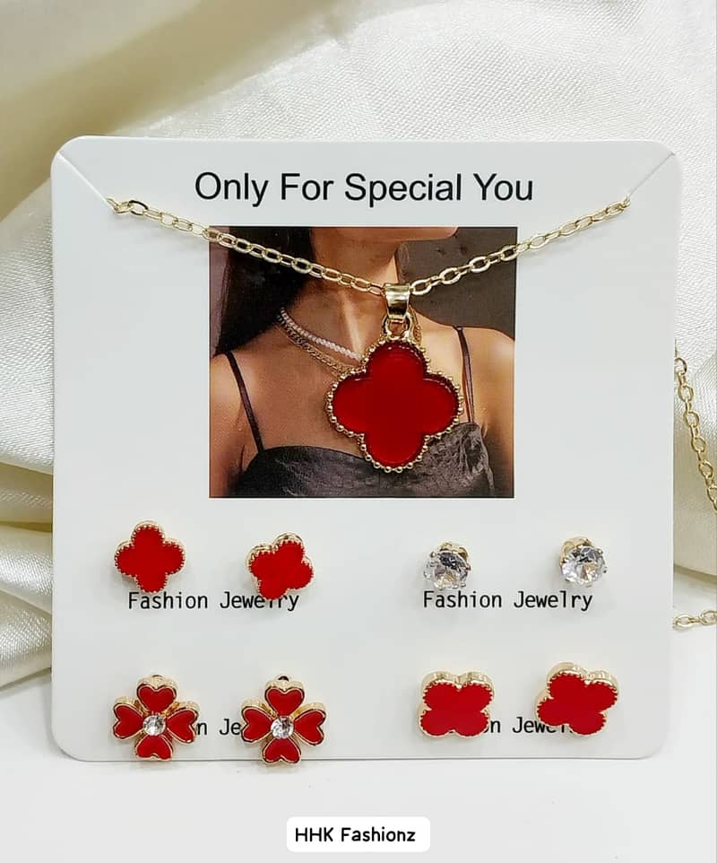 Flower Locket With 4Pairs Tops Set for Womens 2