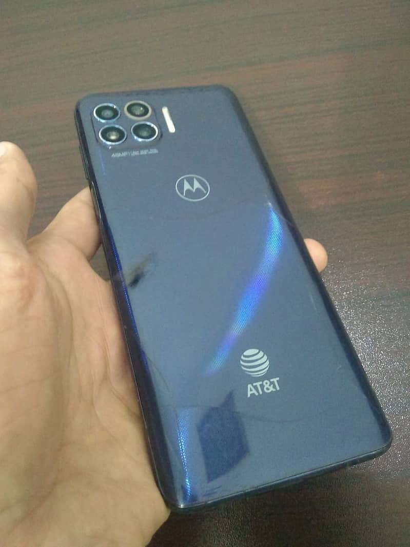 Motorola One 5G 4