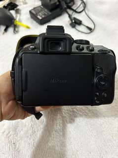 Nikon D5300 Kit (18-140 mm]