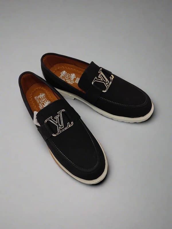 Brand New casual shoes for men's in various styles 2