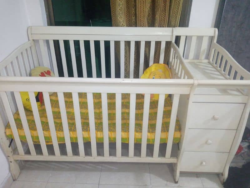 baby cot 1