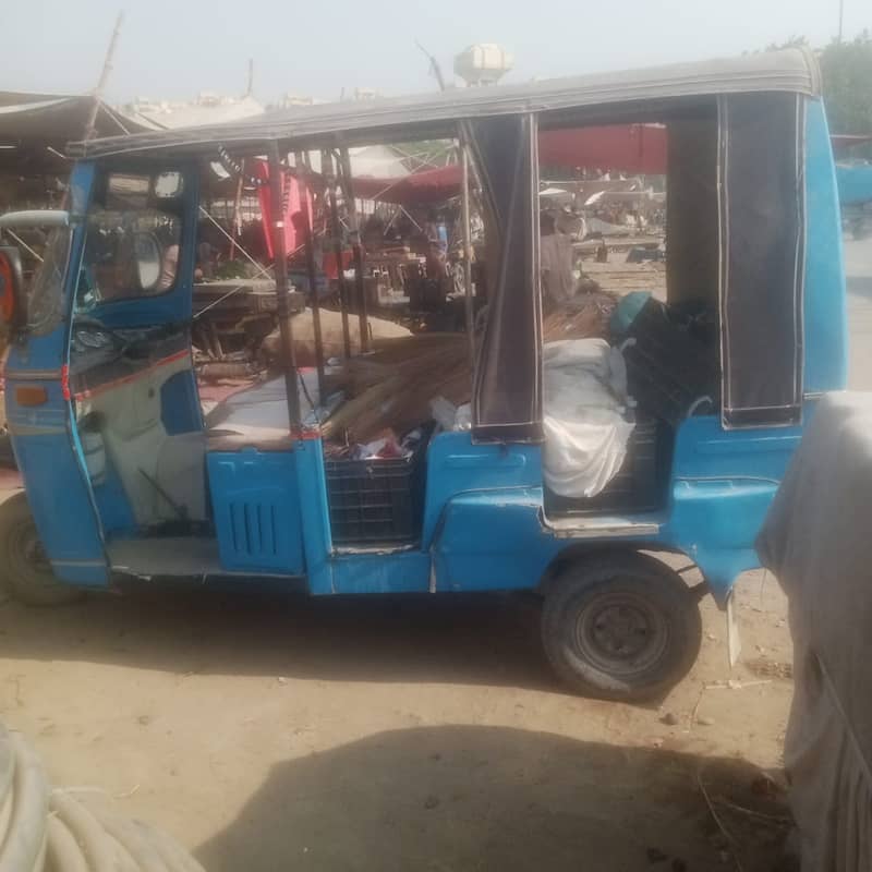 sazgar auto rikshaw six seaters 2