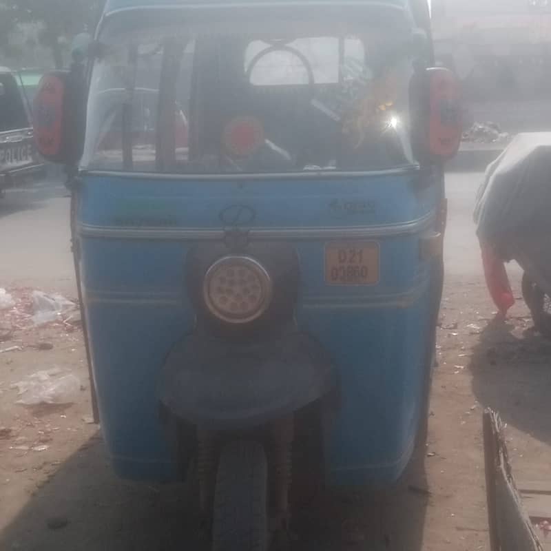 sazgar auto rikshaw six seaters 4