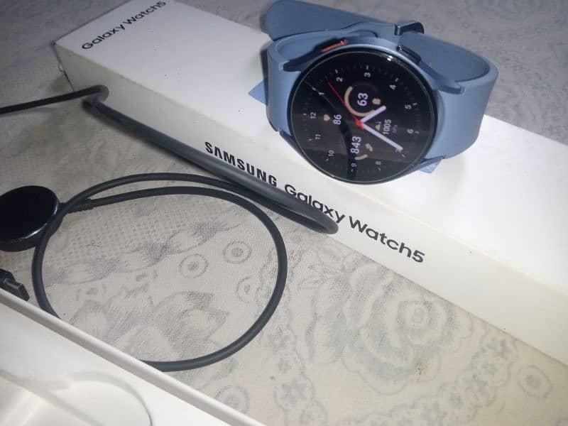 Samsung Galaxy Watch 5 44mm 10/10 Mint Condition 6