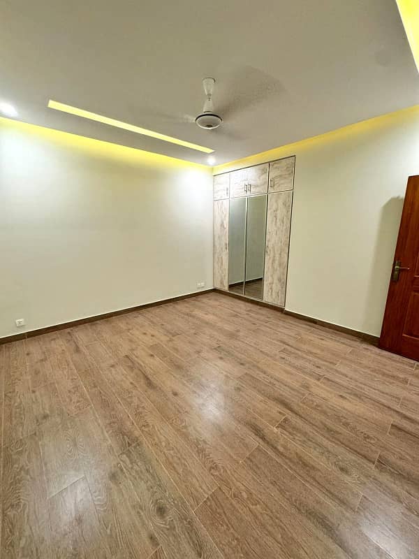 Brand New 12 Marla Flat On Ground Floor Is Available For Rent In Askari 11 Sector D At Super Hot Location 6