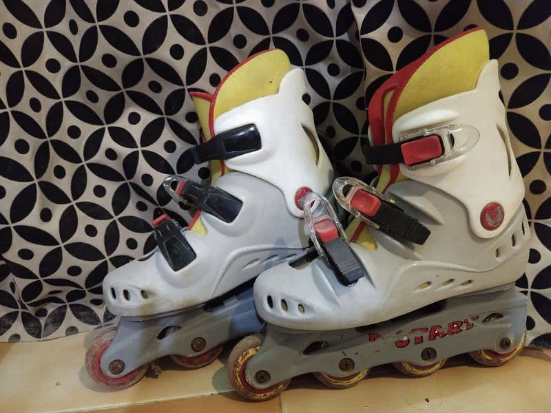 Skates shoes in used condition 2