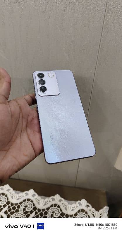 Vivo V 27e Urgent sale 3