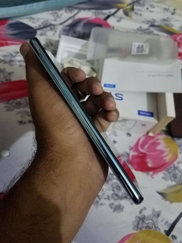 vivo s1 4gb 128gb with box charger 3