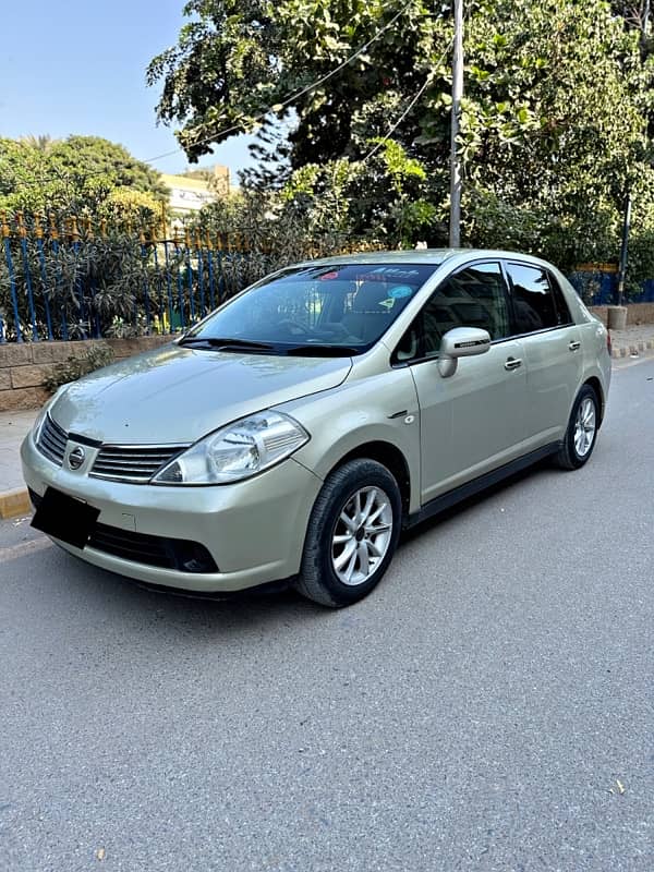 Nissan Tiida latio 2007/12 registered outclass condition 2