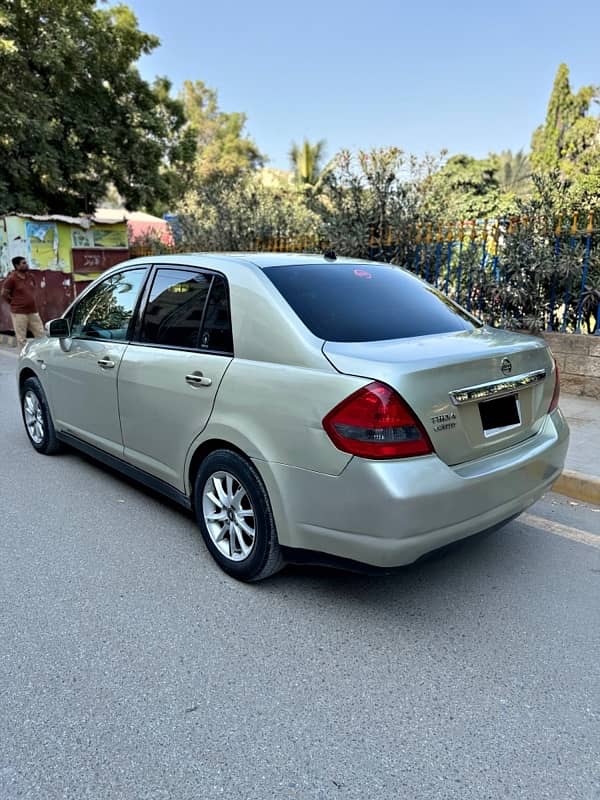 Nissan Tiida latio 2007/12 registered outclass condition 5