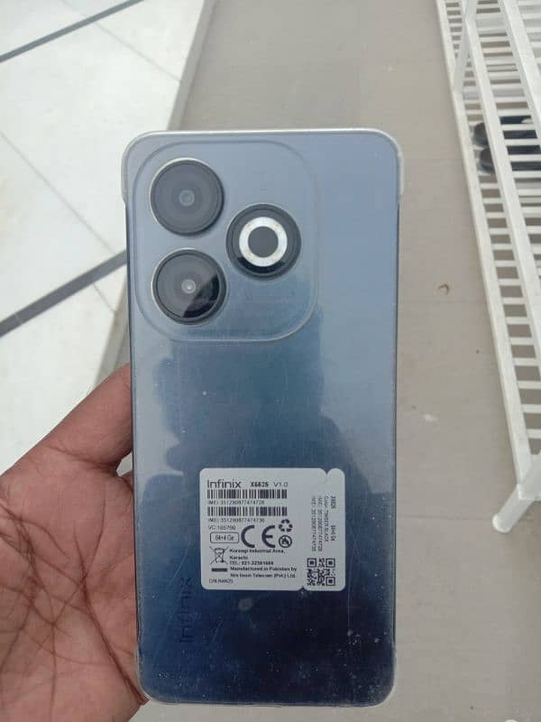 Infinix hot 40 10/10 condition all acaserize complete and box 0